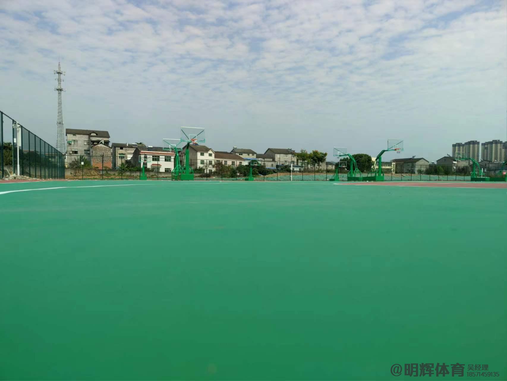 昌吉硬地丙烯酸球场的优缺点